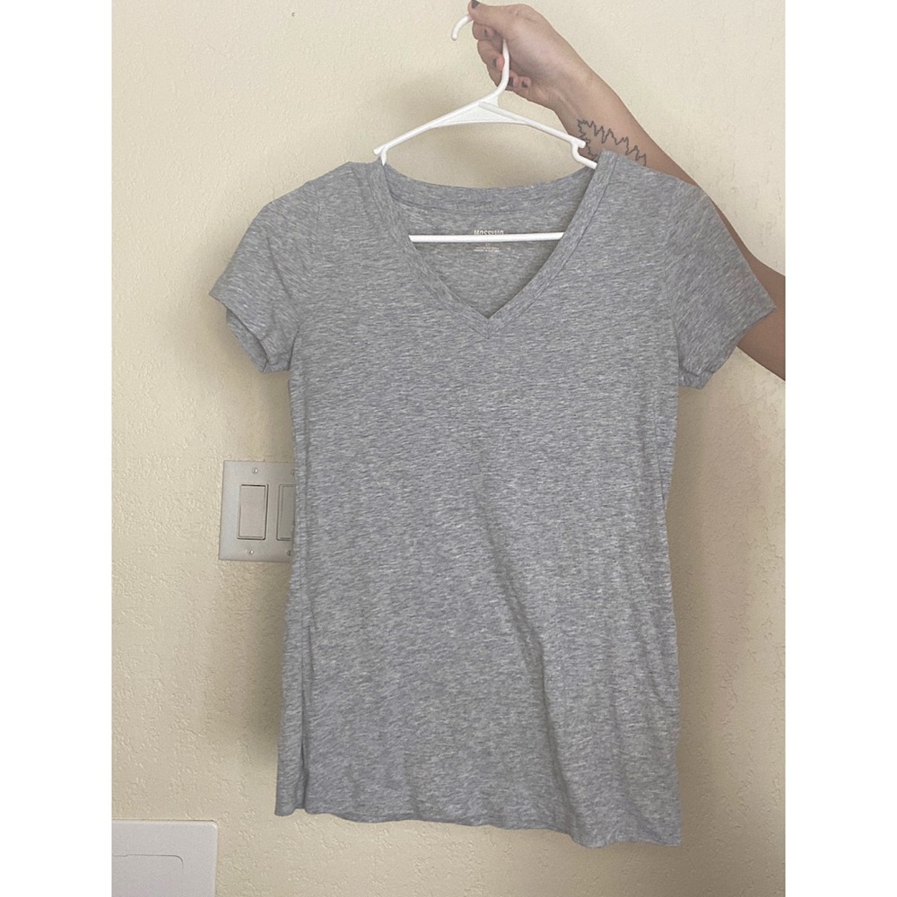 mossimo heathered gray v neck